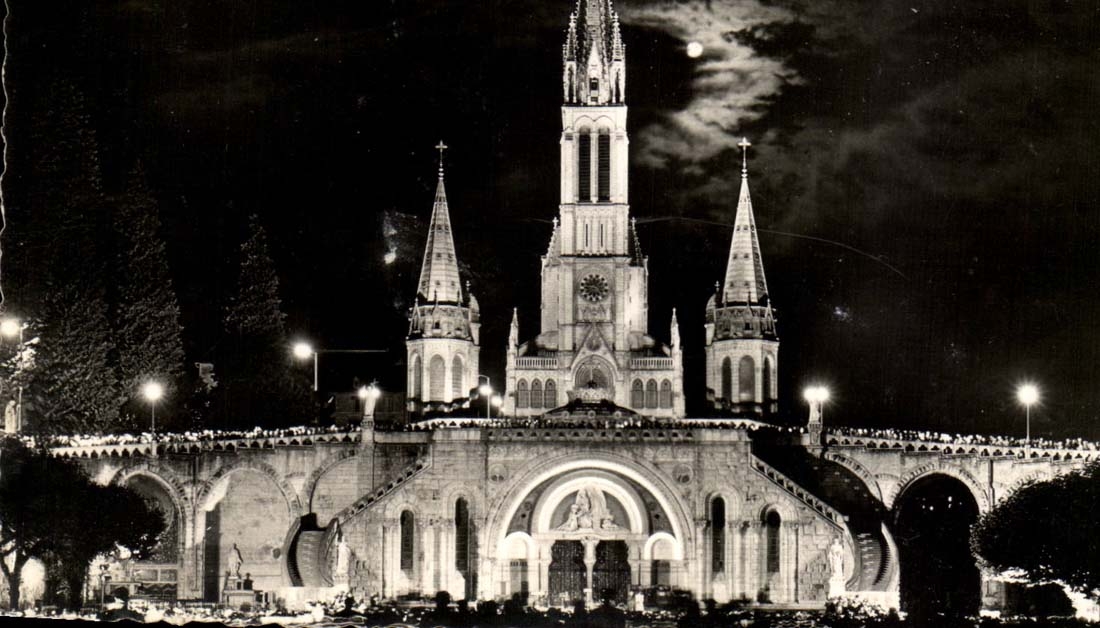 Lourdes - Mariale France - Basilica Our lady of Lourdes - the Night - CPA