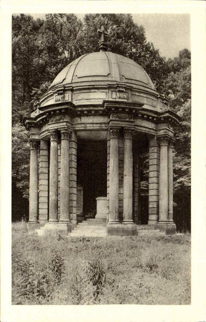 Chateau de Malmaison CPA the mausoleum of the imperial prince