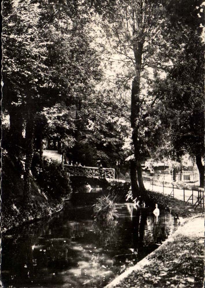 Angouleme CPA Le jardin public
