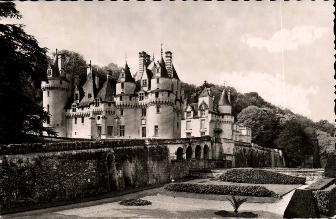 Rigny - getragen - Front ist und arbeitet - das Schloss - CPA im Garten