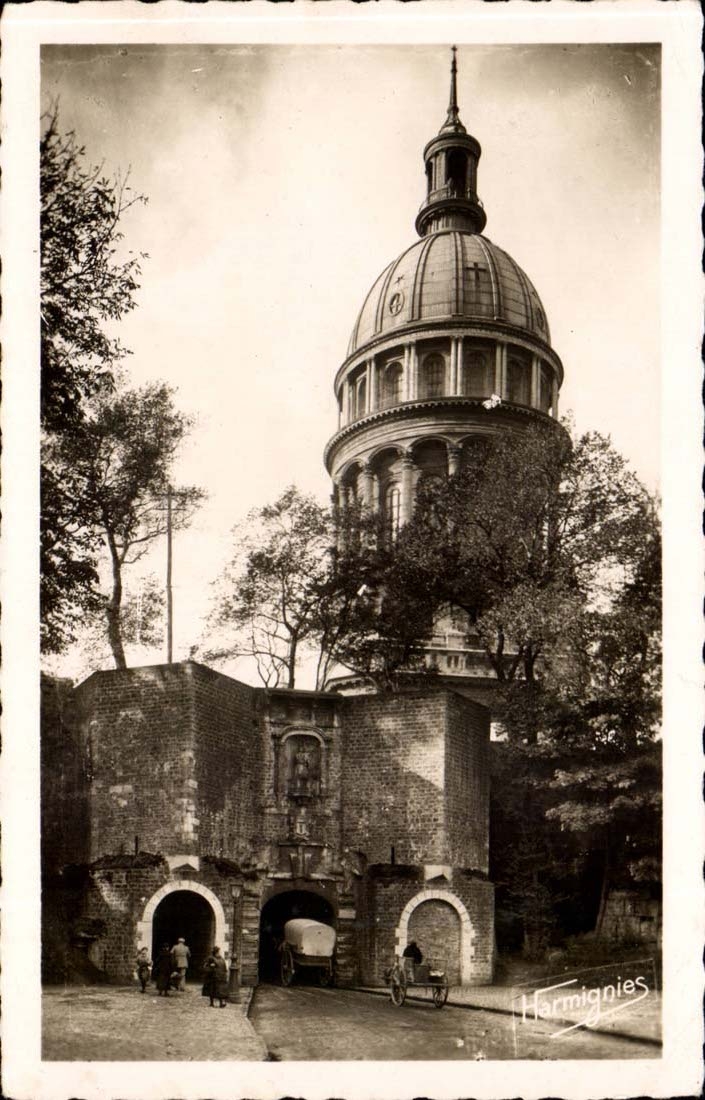 Boulogne on Sea CPA Gate of Calais and cathedral