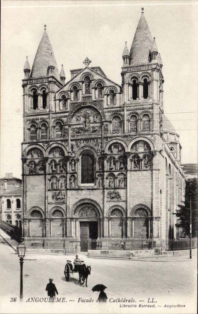 Angouleme CPA FAcade de la cathedrale