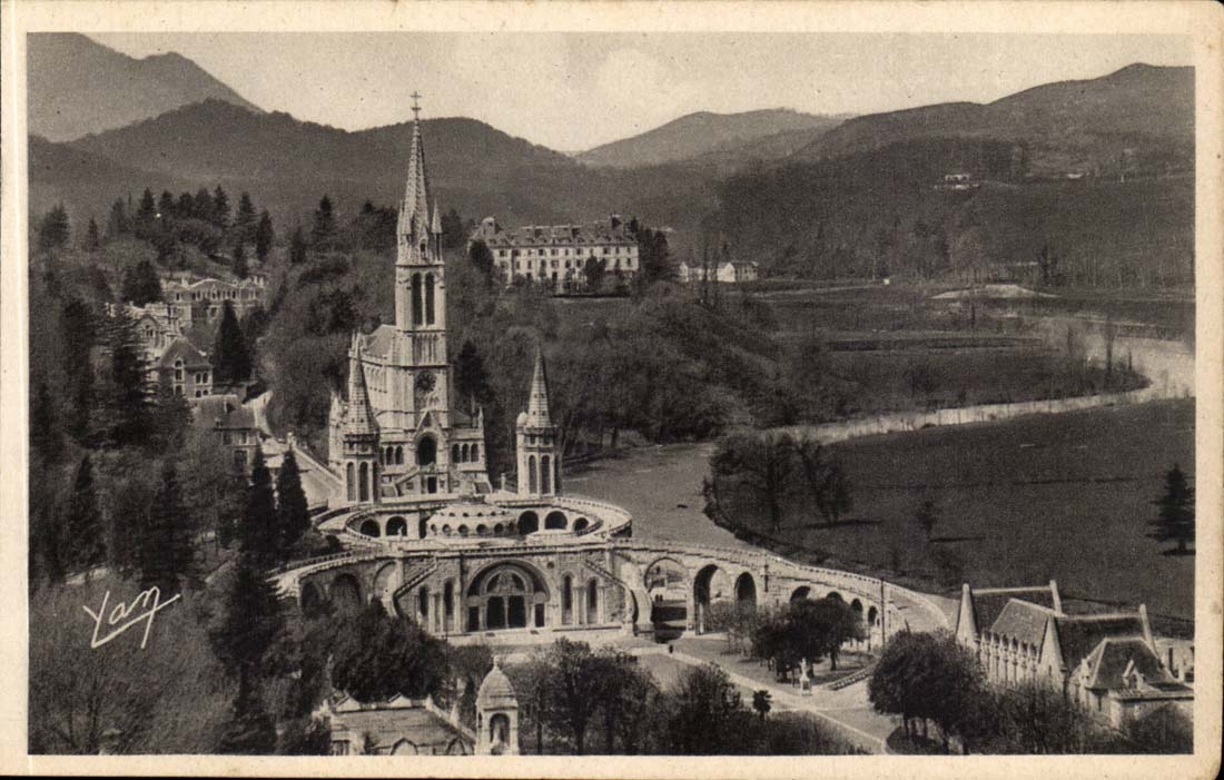 Lourdes CPA the basilica seen of the cahteau extremely