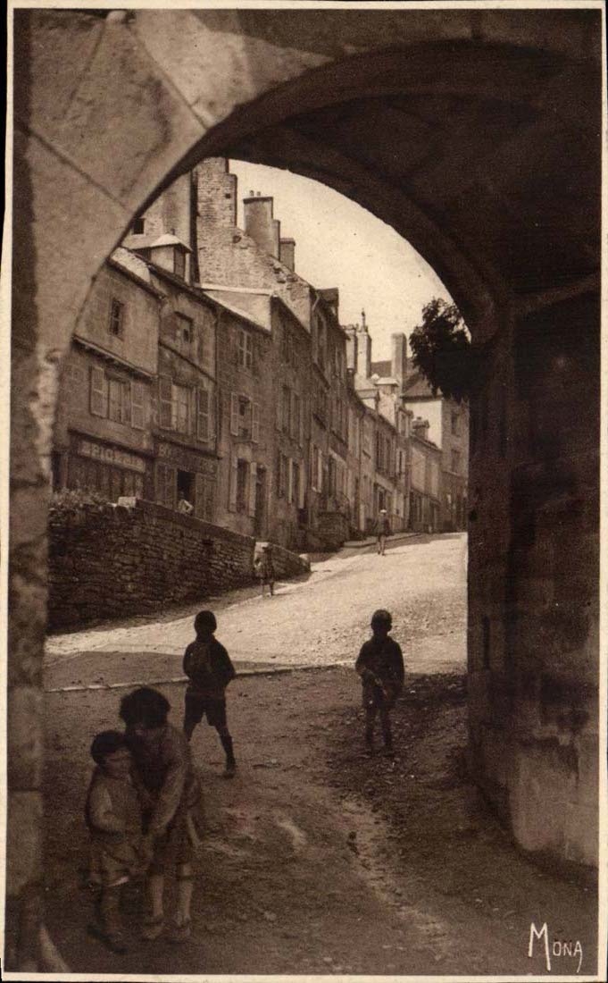Langres - Small Tables of Langres Old Streets of the Large Cloister seen of the Gate Henri IV - CPA