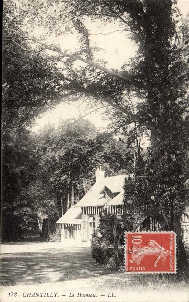 Chantilly - the hamlet - CPA