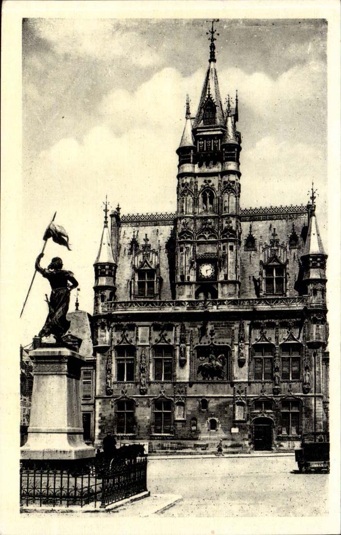 Compiegne - the Town hall - CPA