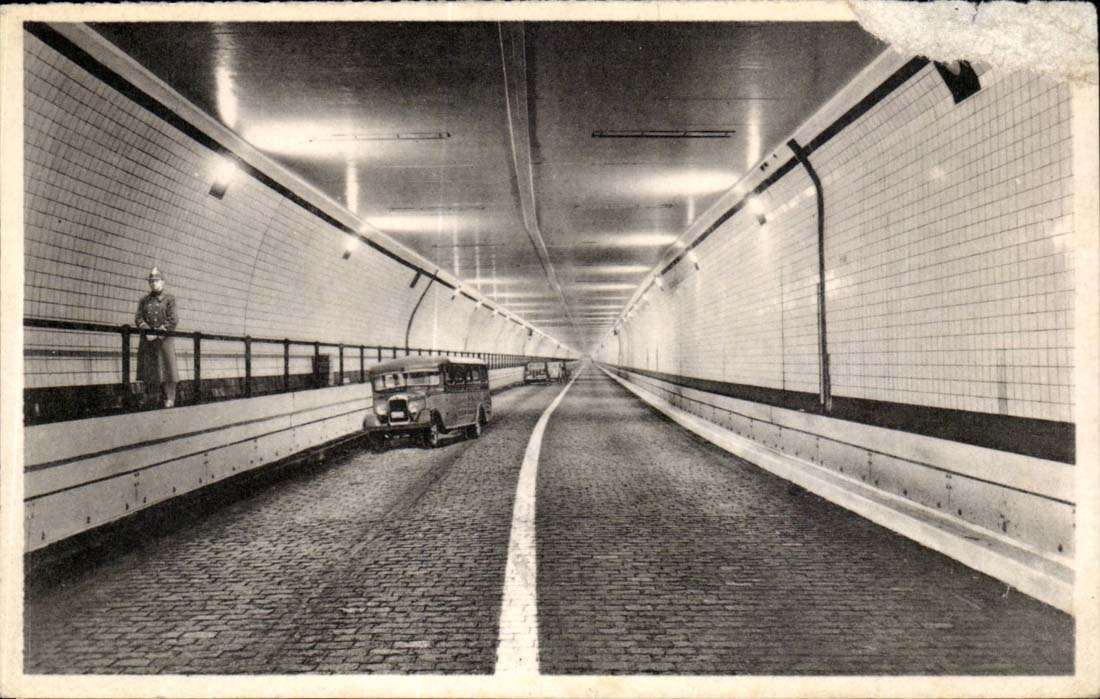 Belgium - Belgium - Antwerp - Antwerpen Seen interior of Tunnel for vehicles under Escaot - Bus - CPA