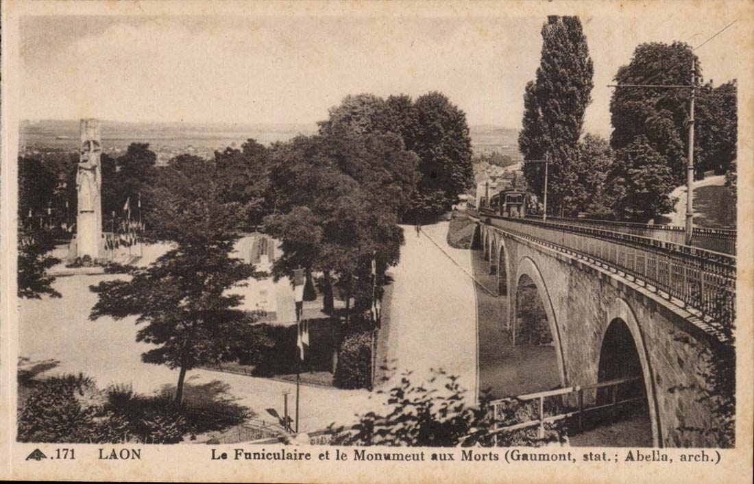 Laon - the Funicular and the War memorial - CPA