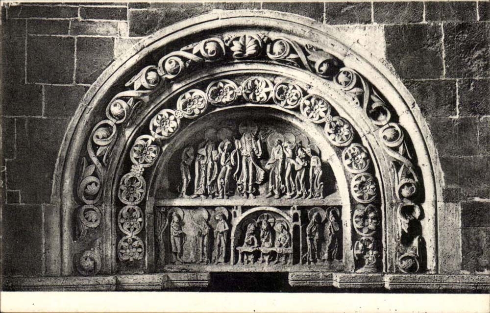 Vezelay CPA Basilica of the Madeleine Tympanum and archivolt of the left door of Narthex