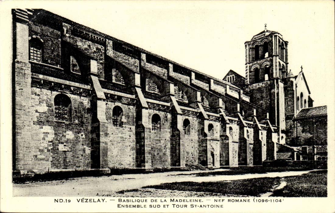 Vezelay CPA Basilica of the Madeleine Romance Nave (1096 1104) southern unit and turn St Antoine
