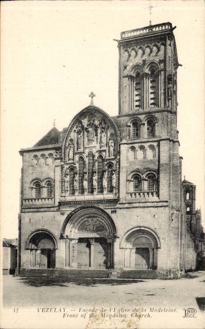 Vezelay CPA Frontage of the church of the Madeleine