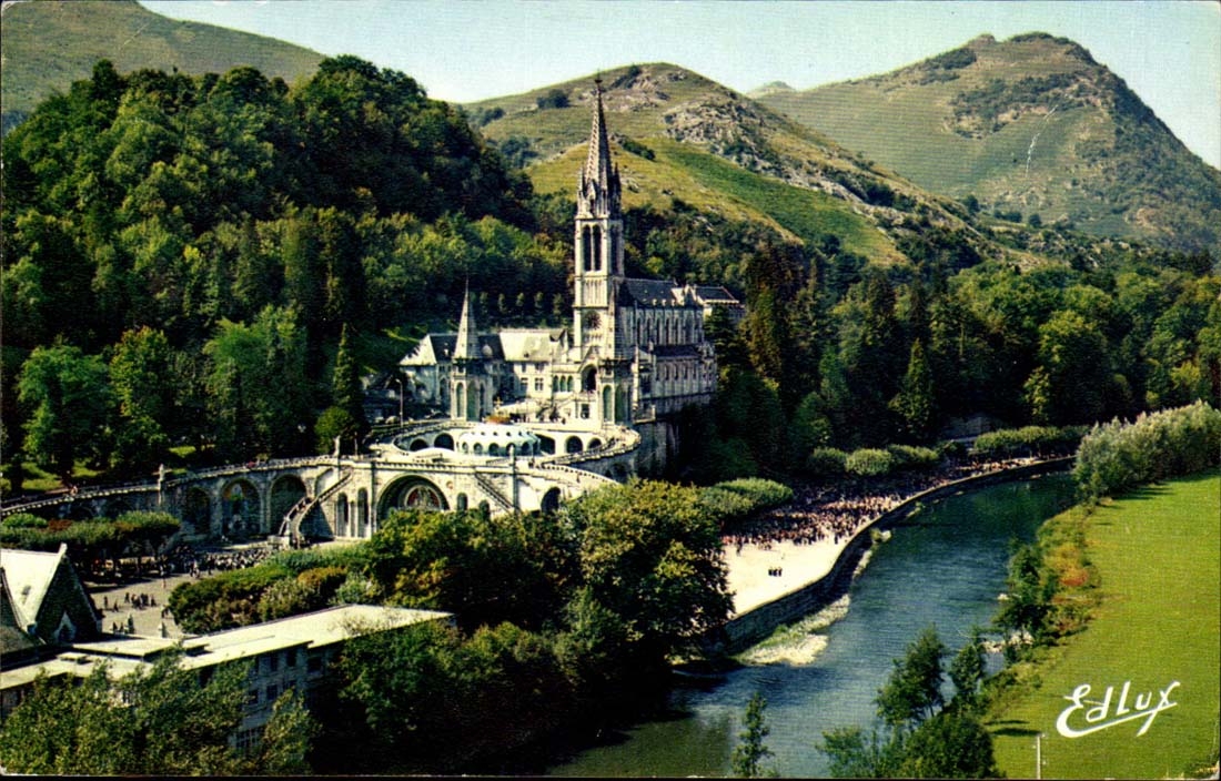Lourdes MODERN CARD the basilica and Gave