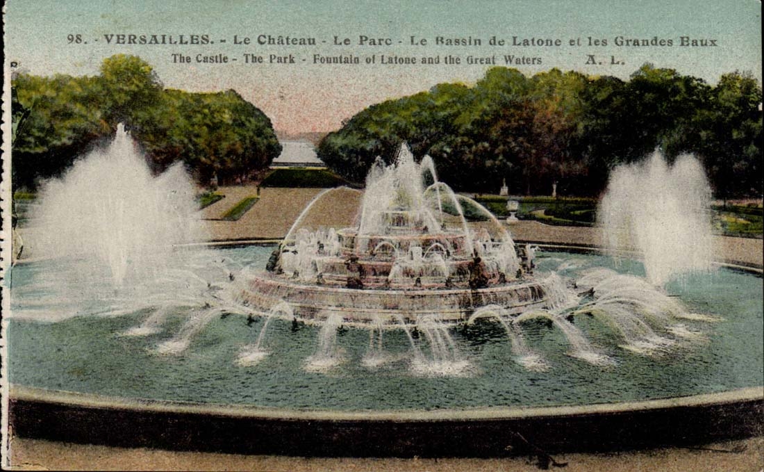 Versailles CPA the castle the park the basin of Latone and large water