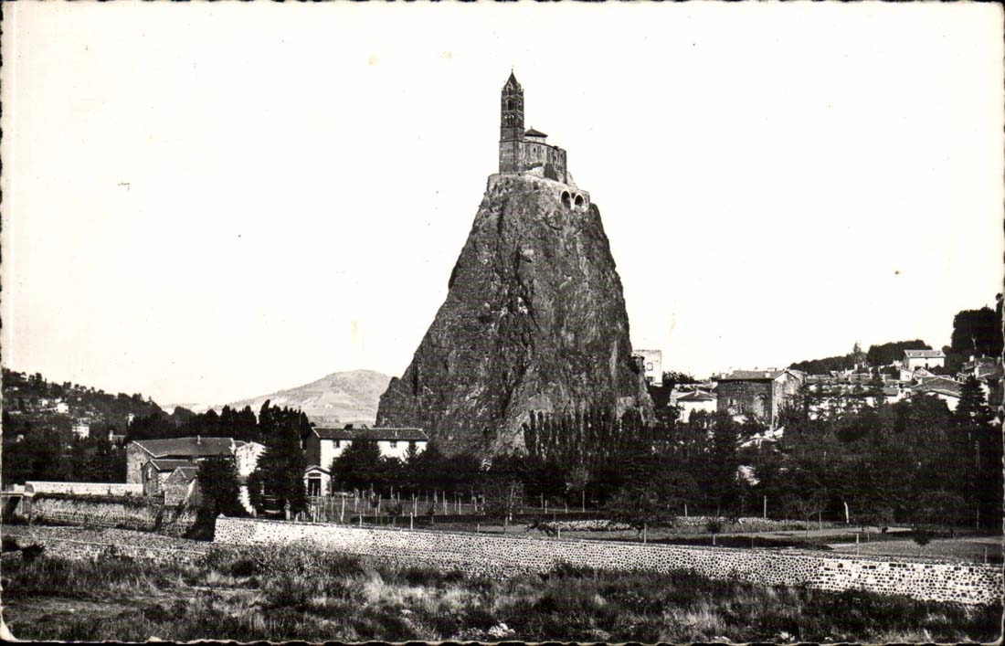 Le Puy CPA La chapelle Saint Michel