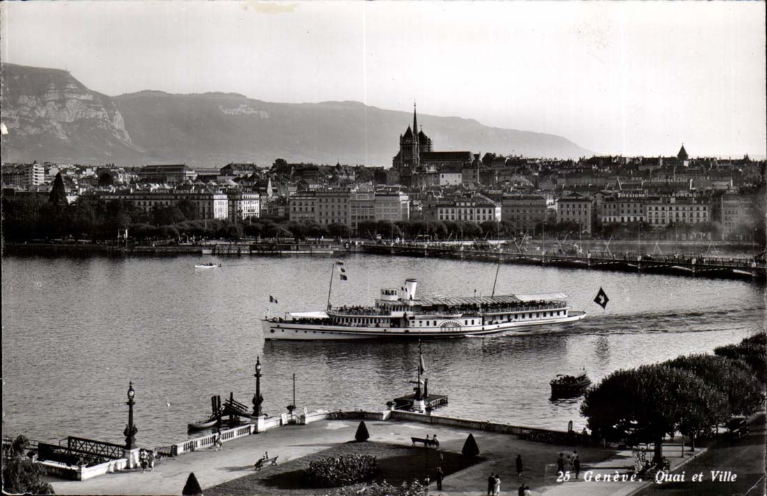 Switzerland CPA Quay and city (boat)