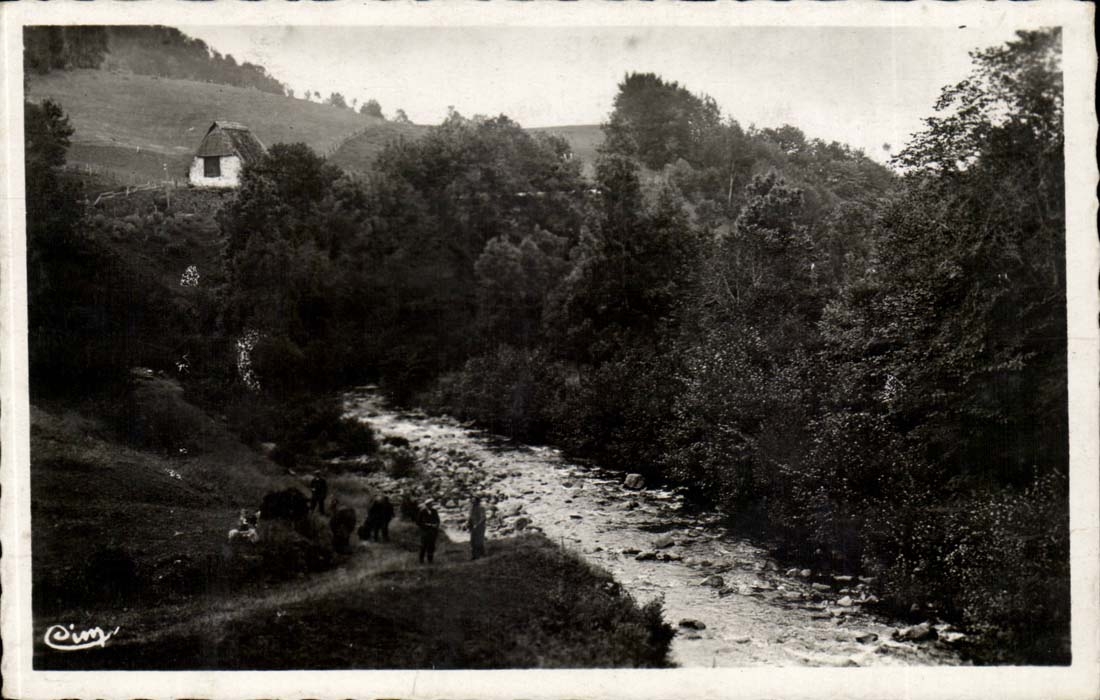 New church of Entragues CPA Rhue Road of Espinehal