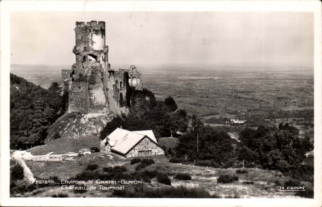 Surroundings of ChatelGuyon CPA Castle of Tournoel