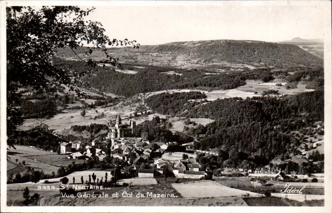 Auvergne CPA Saint Nectary View and collar of Mazeire
