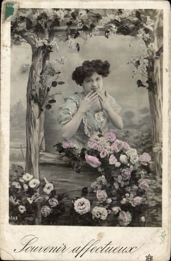 CPA affectionate Souvenir Woman