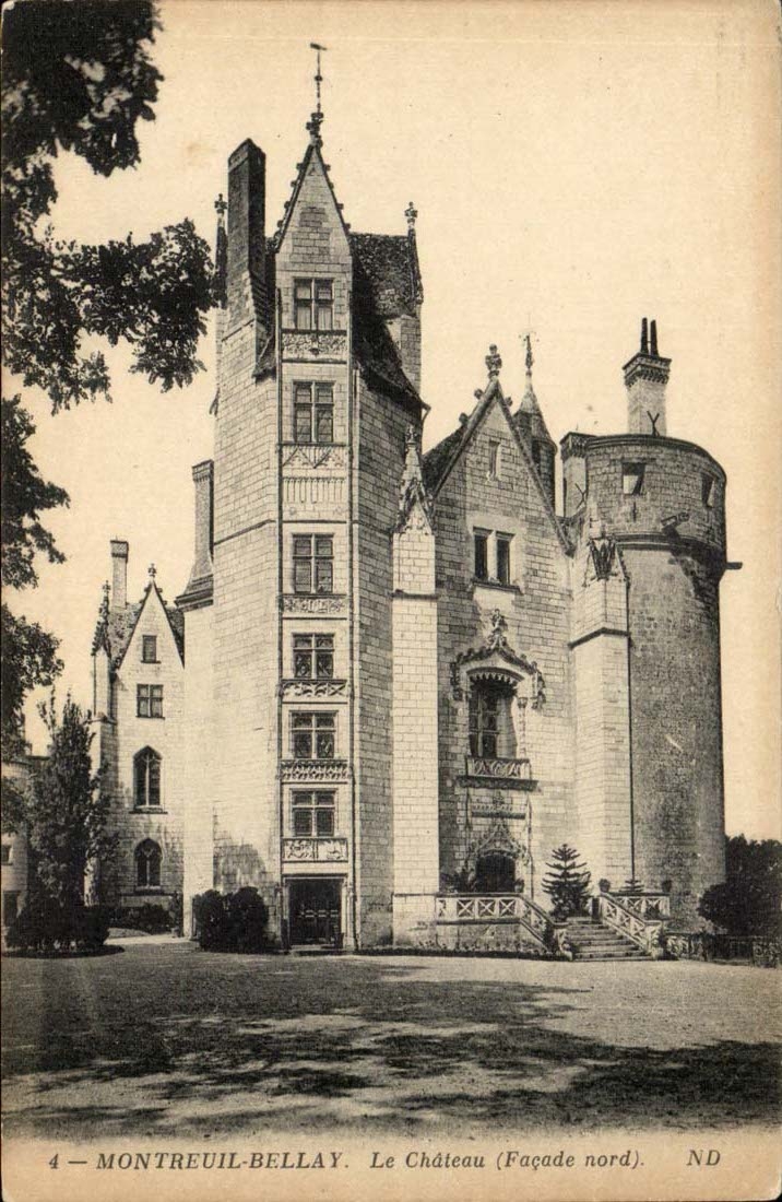 Montreuil Bellay CPA Le chateau (facade nord)