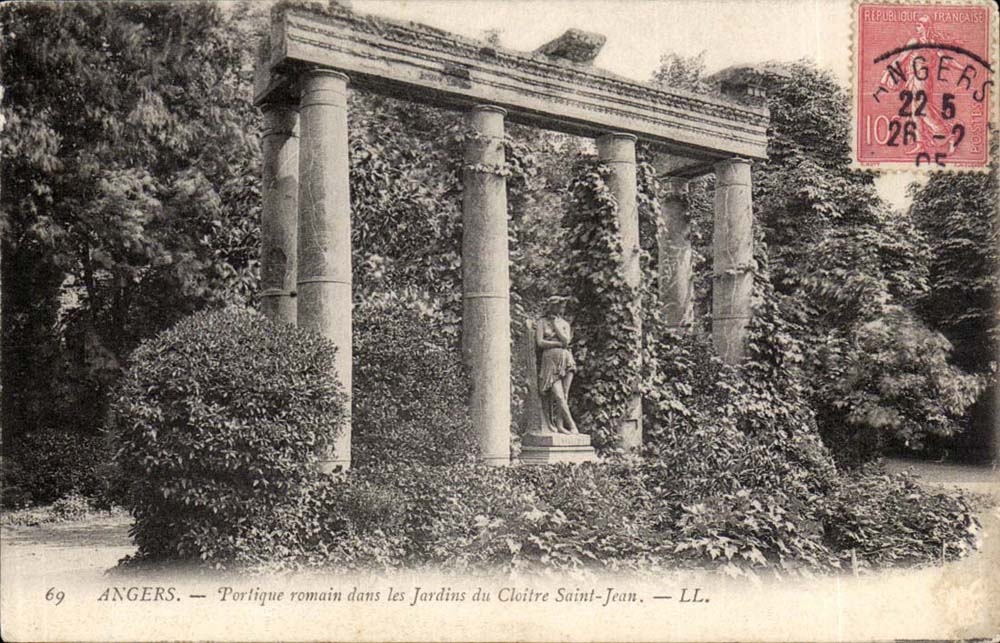 Angers CPA Roman Gantry in the gardens of the cloister Saint Jean