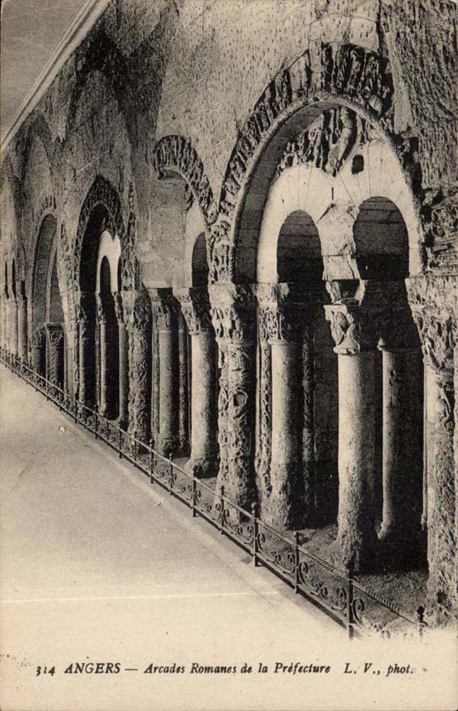 Angers CPA Romance Arcades of the prefecture