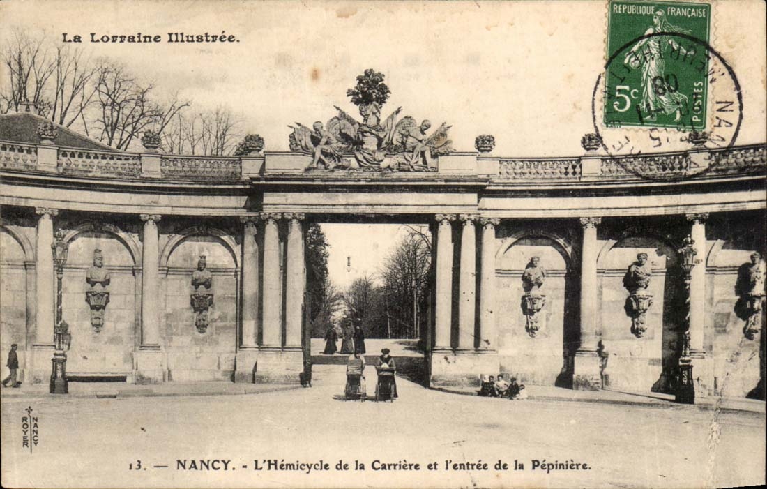 Nancy CPA L'hemicycle de la carriere et l'entree de la Pepiniere