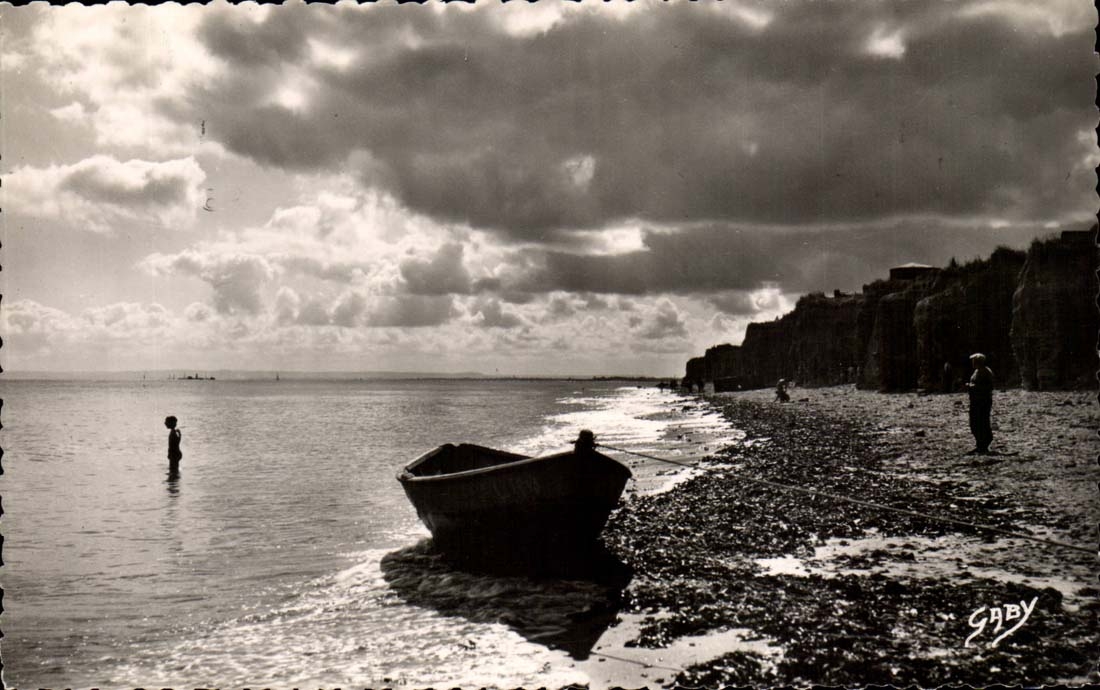 Luc sur Mer CPA Contre jour sur les falaises