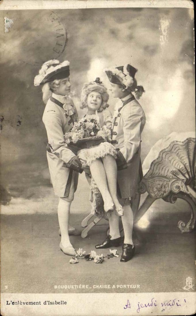 CPA Fantasy Bouquetiere Sedan-chair