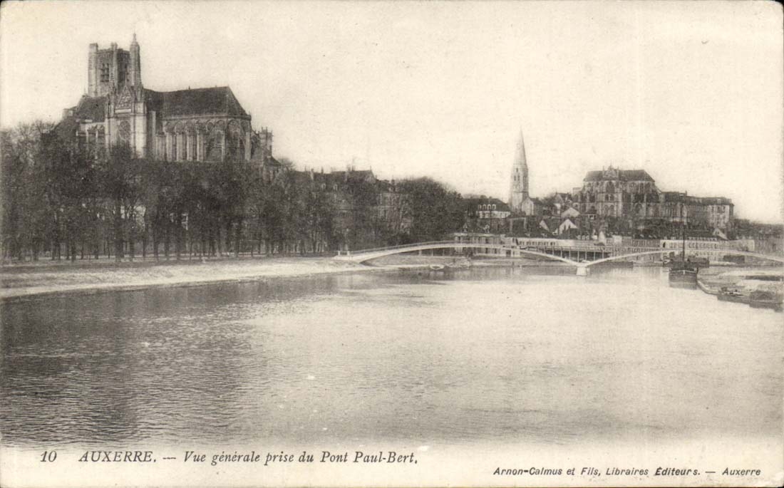 Auxerre CPA View taken of the bridge Paul Bert