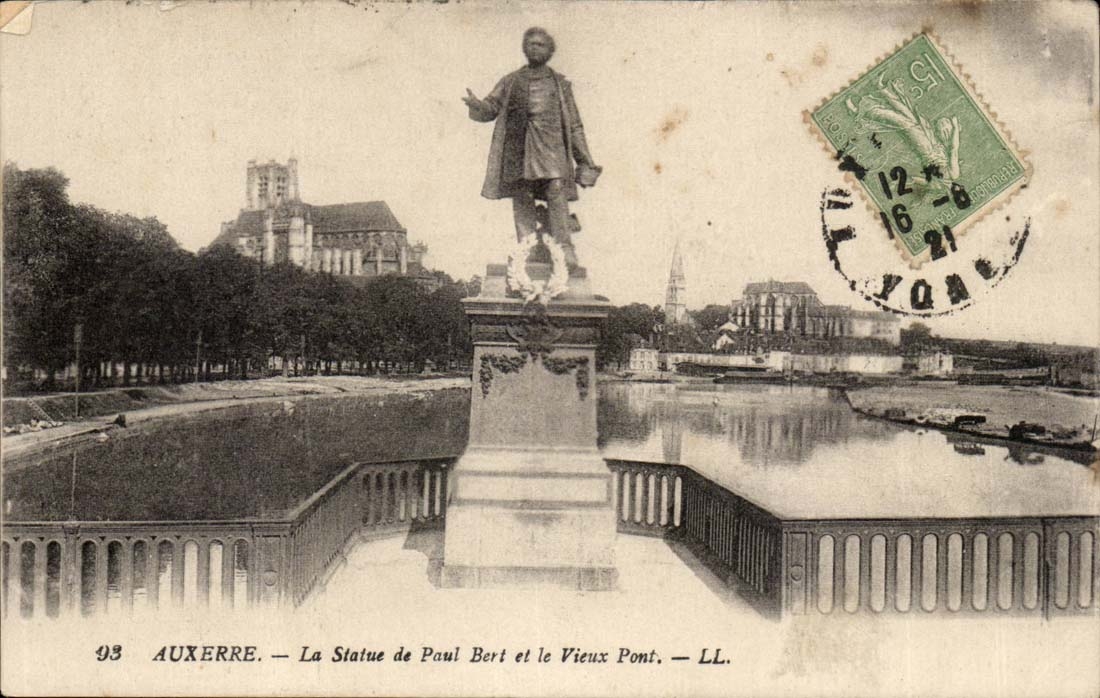 Auxerre CPA Statue of Paul Bert and the old man pon