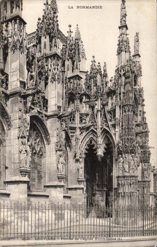 Louviers CPA Close to the Notre Dame church