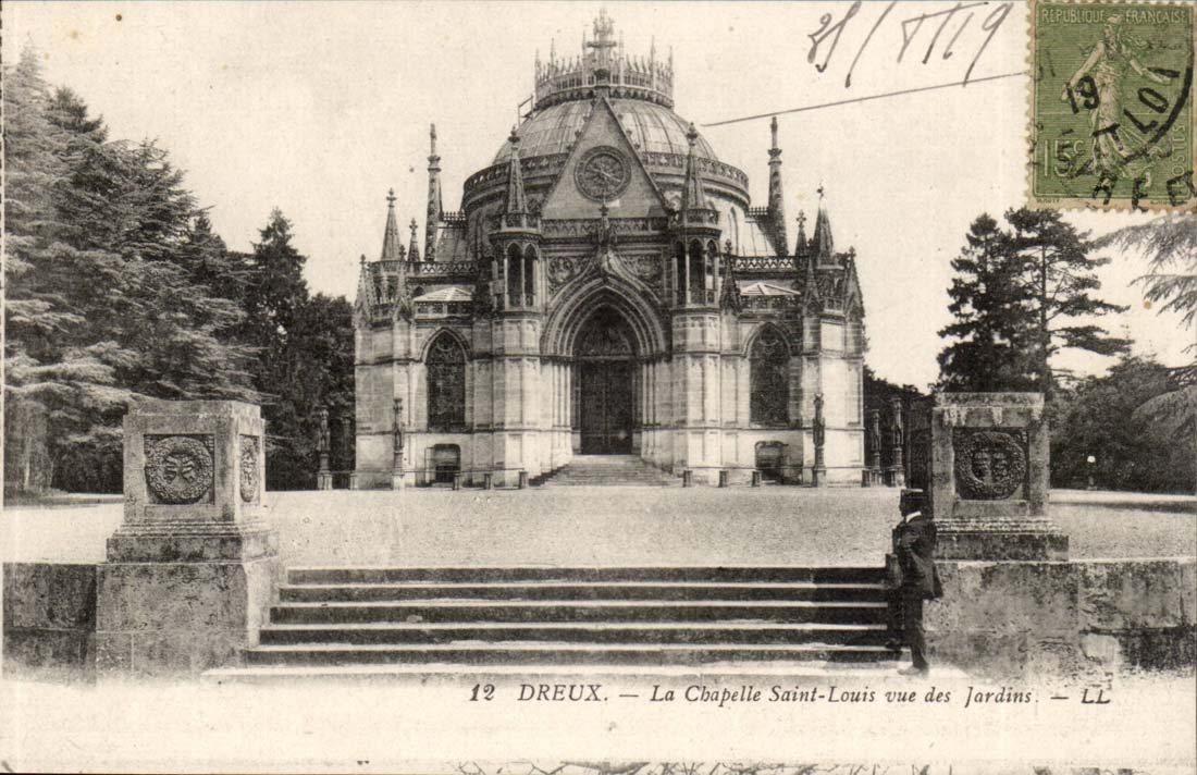 Dreux CPA Vault Saint Louis seen of the gardens