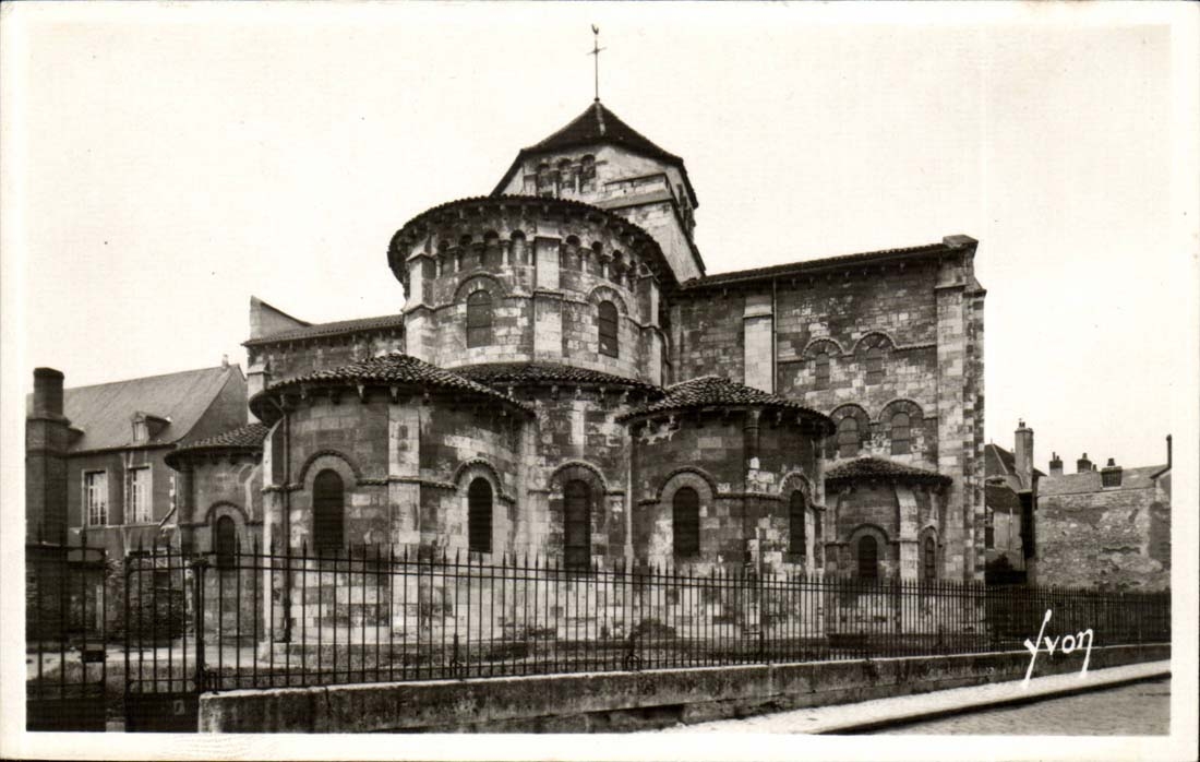 Nevers CPA Church Saint Etienne