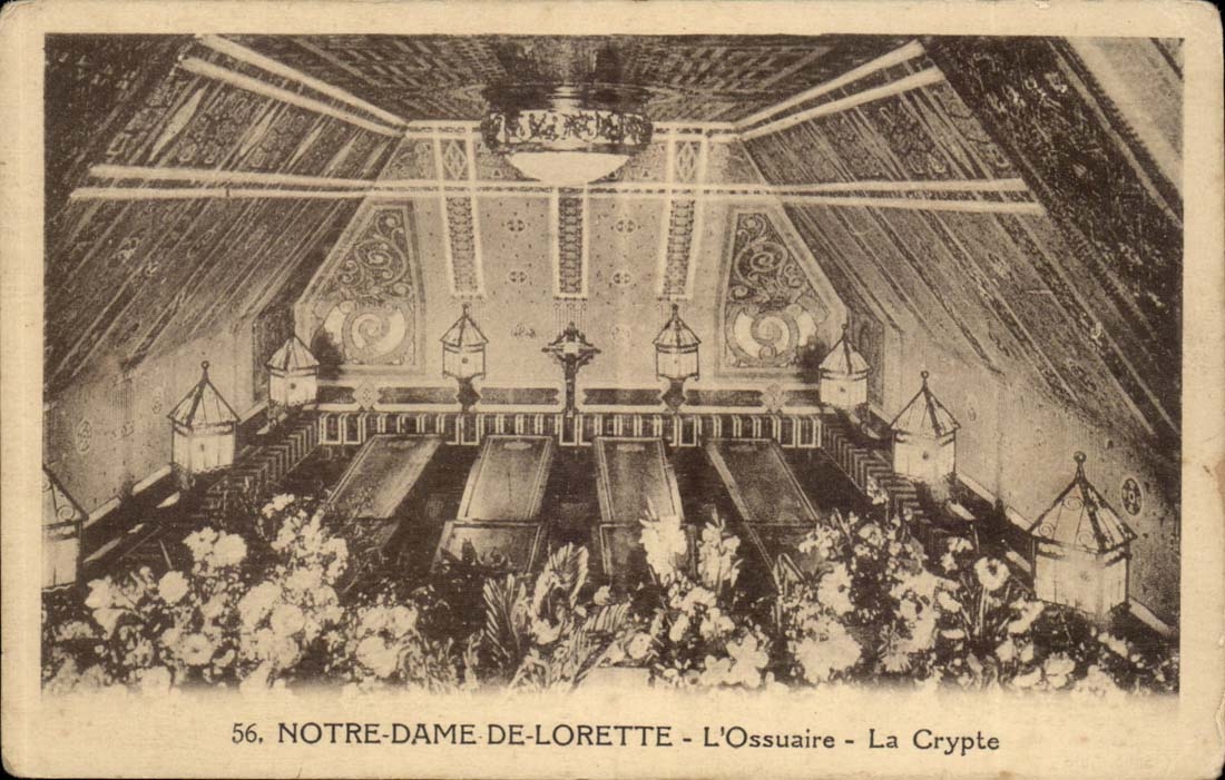 Notre Dame de Lorette CPA L'ossuaire La crypte