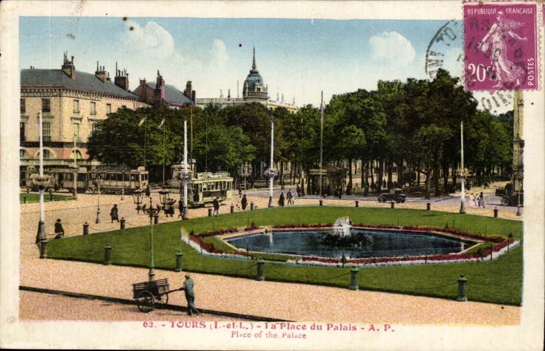 Tours CPA La place du palais 