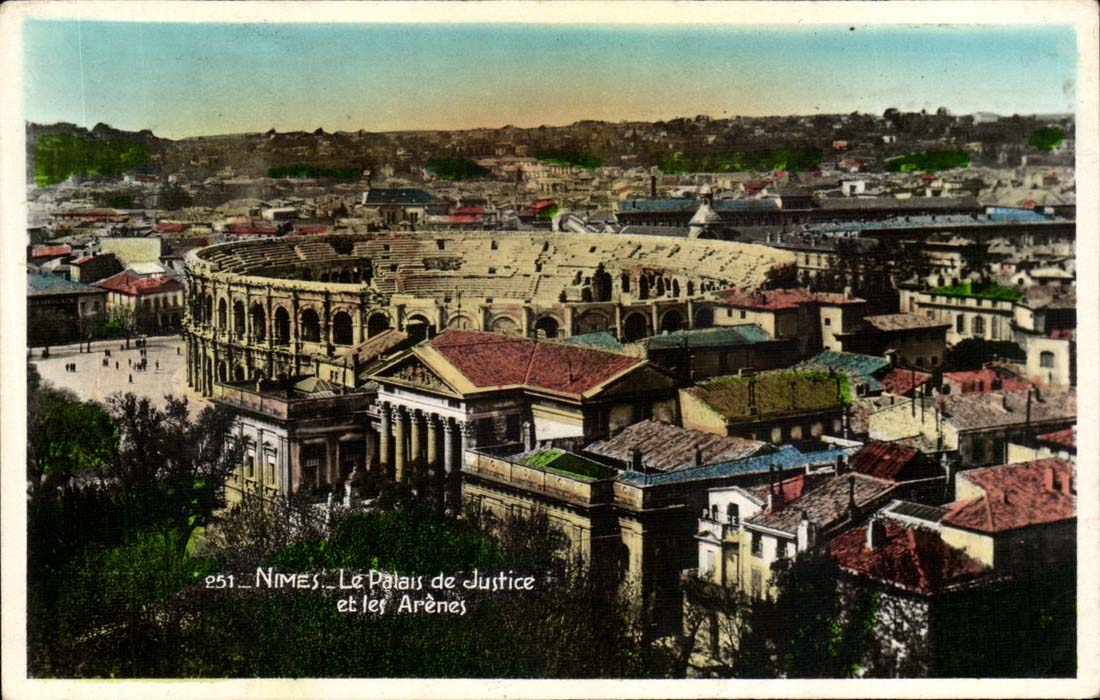 Nimes - Gerichte und die Arena - CPA
