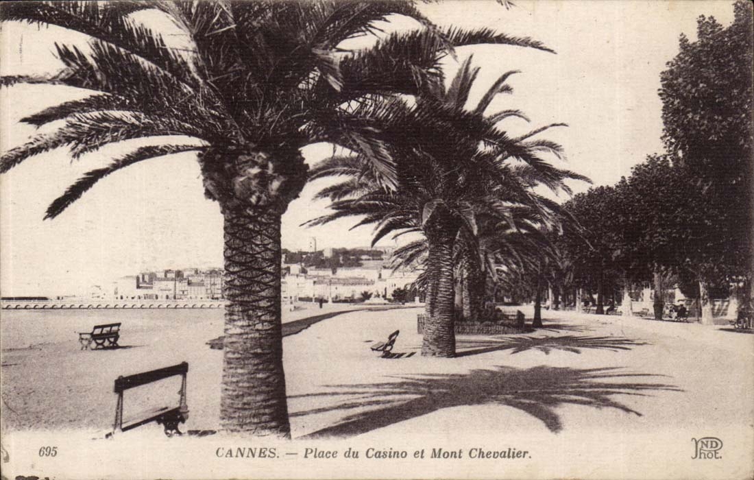 Cannes - Place of Casino and Mount Knight - CPA