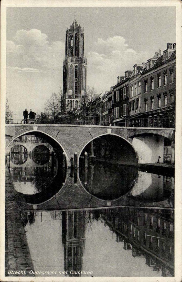 Utrecht Oudegracht met Domtoren - CPA 