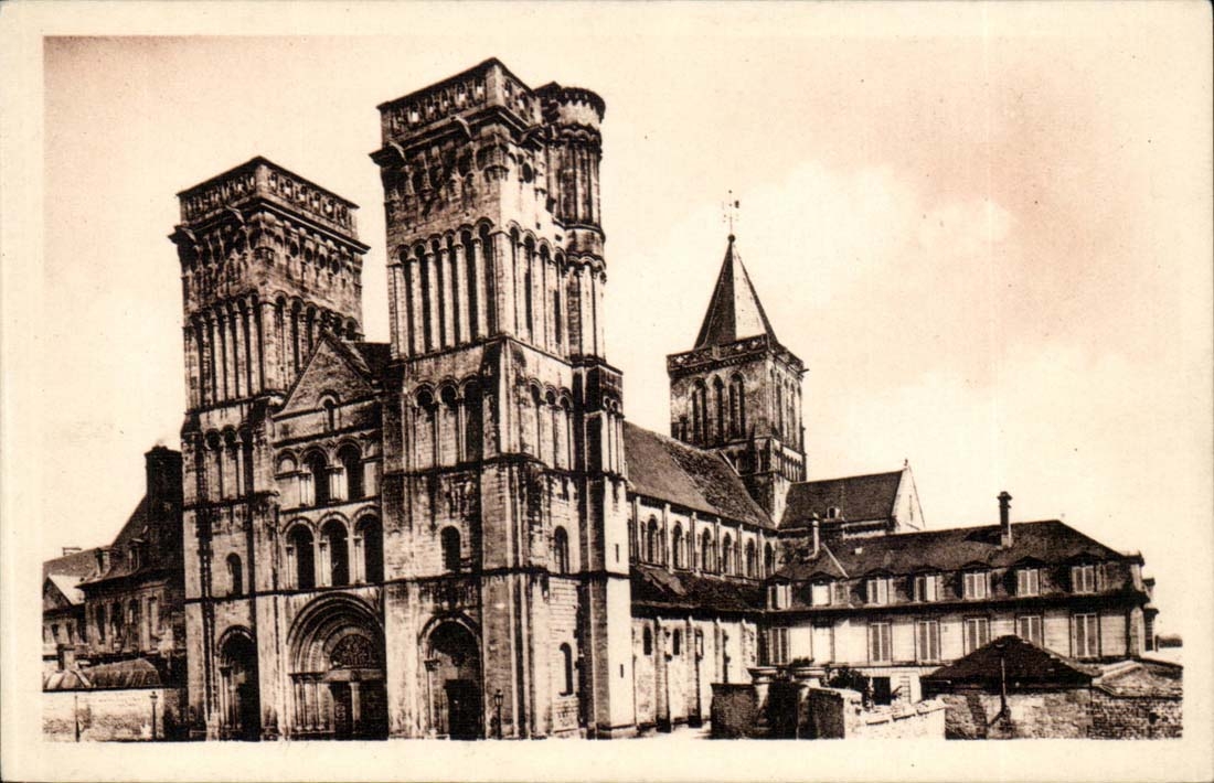 Caen - Abtei mit den Damen - Kirche von Dreiheit CPA