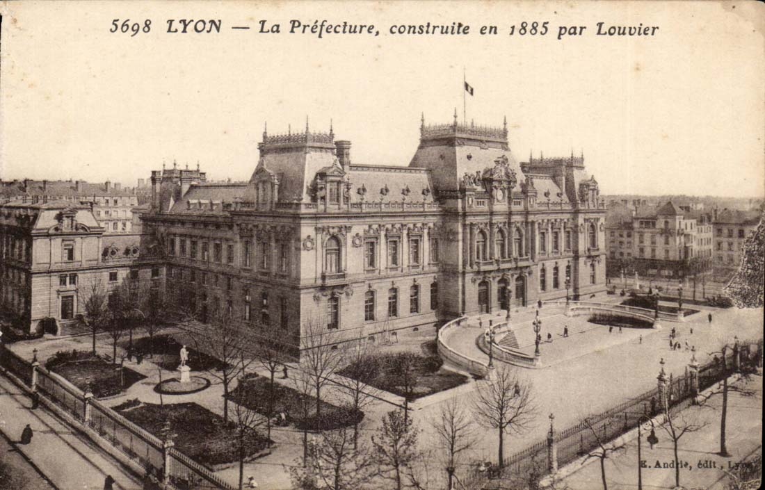 Lyon - La prefecture construite en 1885 par Louvier CPA 