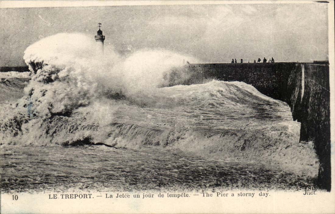 Treport - the Pier one day of storm headlight - lighthouse - CPA