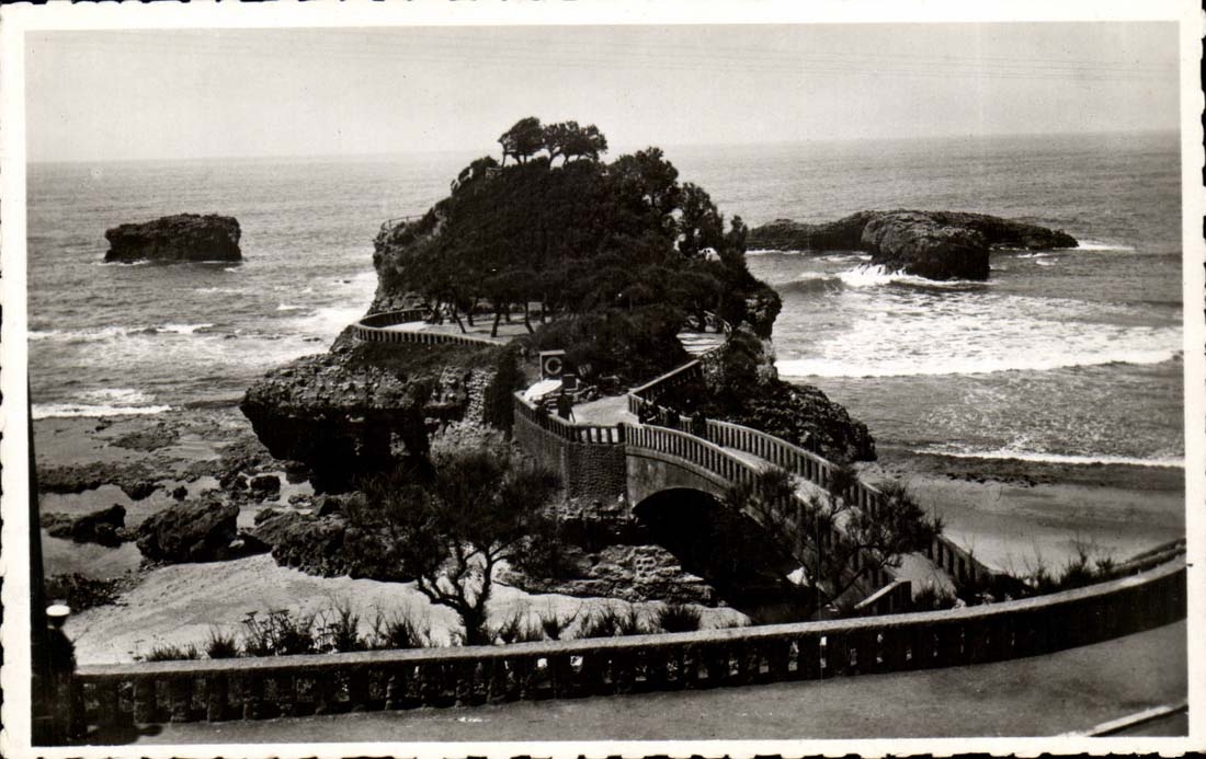 Biarritz - Le Rocher du Besta - CPA 