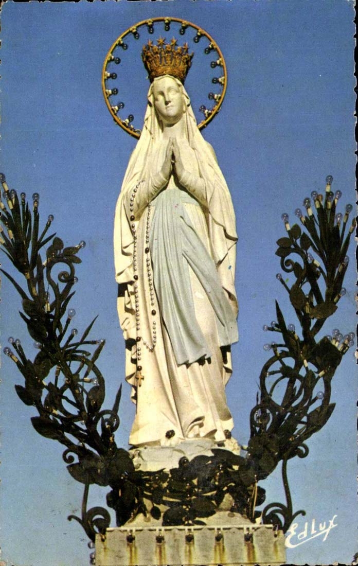 Lourdes - the Couronnee Virgin - CPA