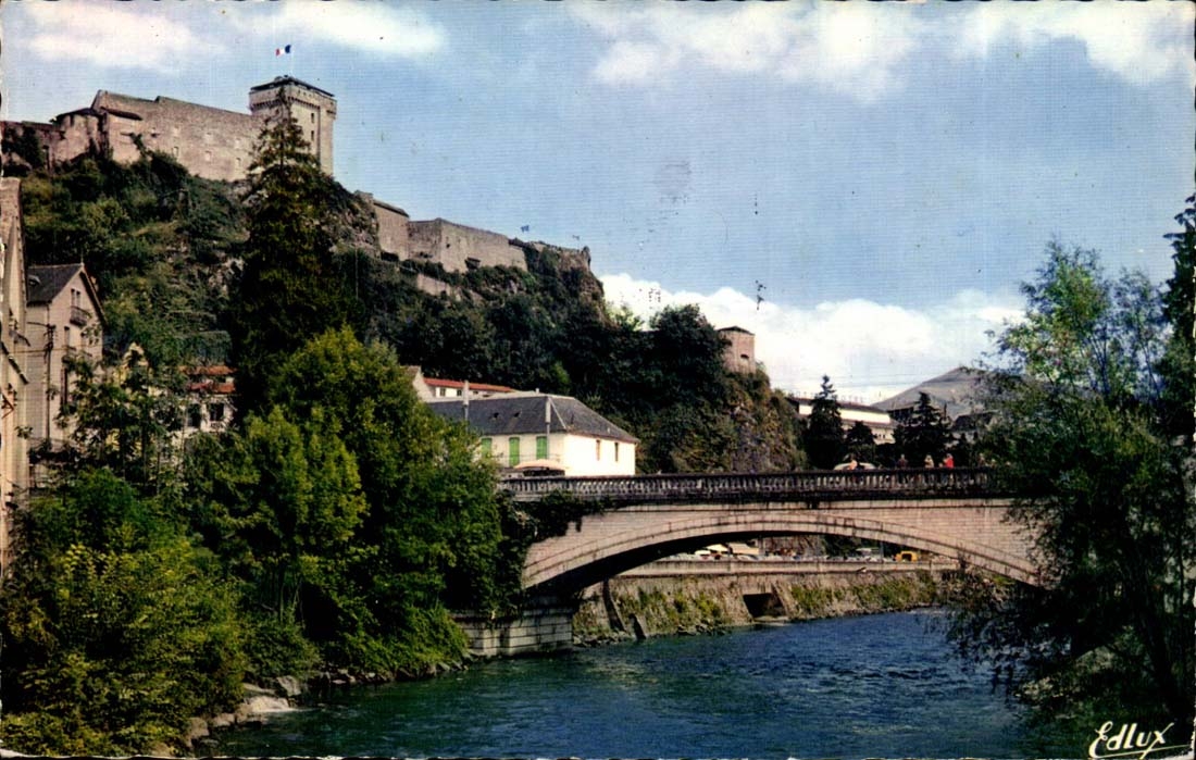 Lourdes - the Castle Fort the Michel Bridge and Gave - CPA