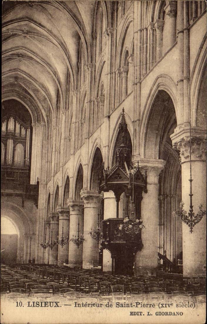 Lisieux - Innenraum des Saint Pierre - CPA