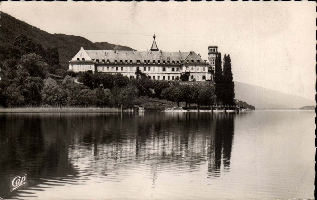 AIXbader - Hautecombe Abtei - gesehen von der Halbinsel CPA
