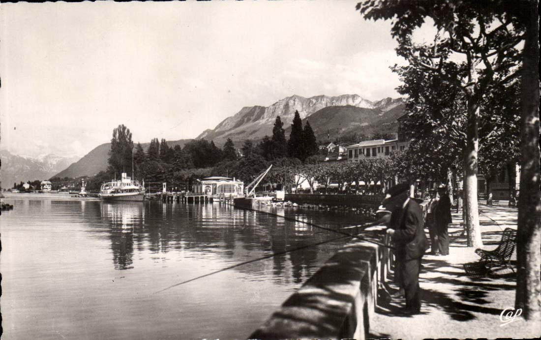 Evian Les Bains - Edges of the lake and Quay Baron de Blonay CPA