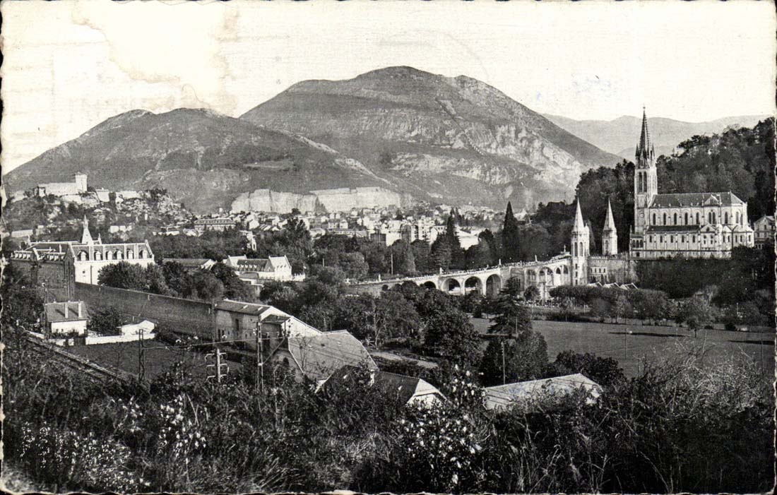 Lourdes - the Basilica and the Peak of Jer - CPA
