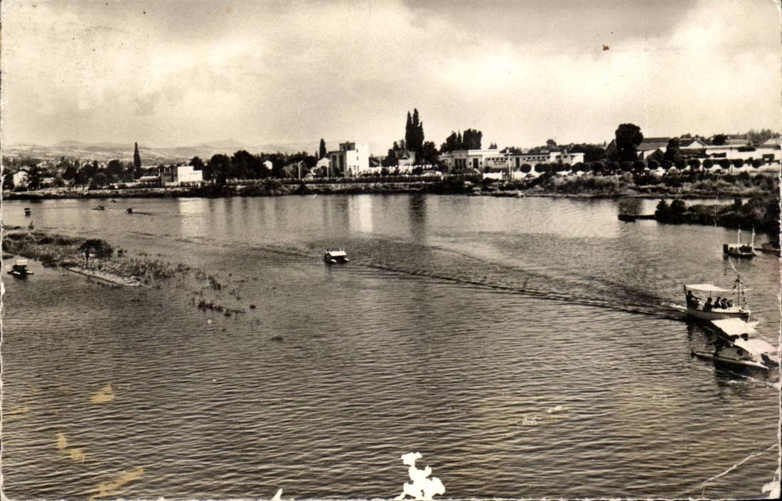 Vichy - Canolage on Allier - CPA